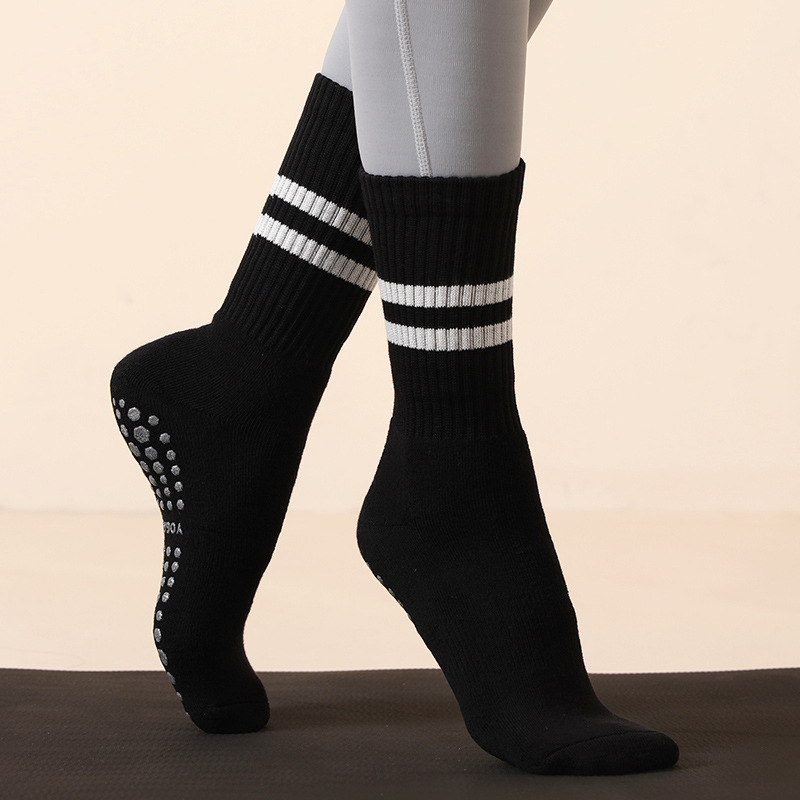 Women Grip Yoga Socks Cozy Warm Non Slip Crew Socks for Home Indoor Sports